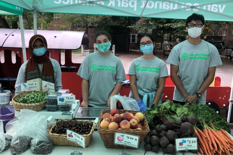 Youth Run Farmstand Van Cortlandt Park Alliance